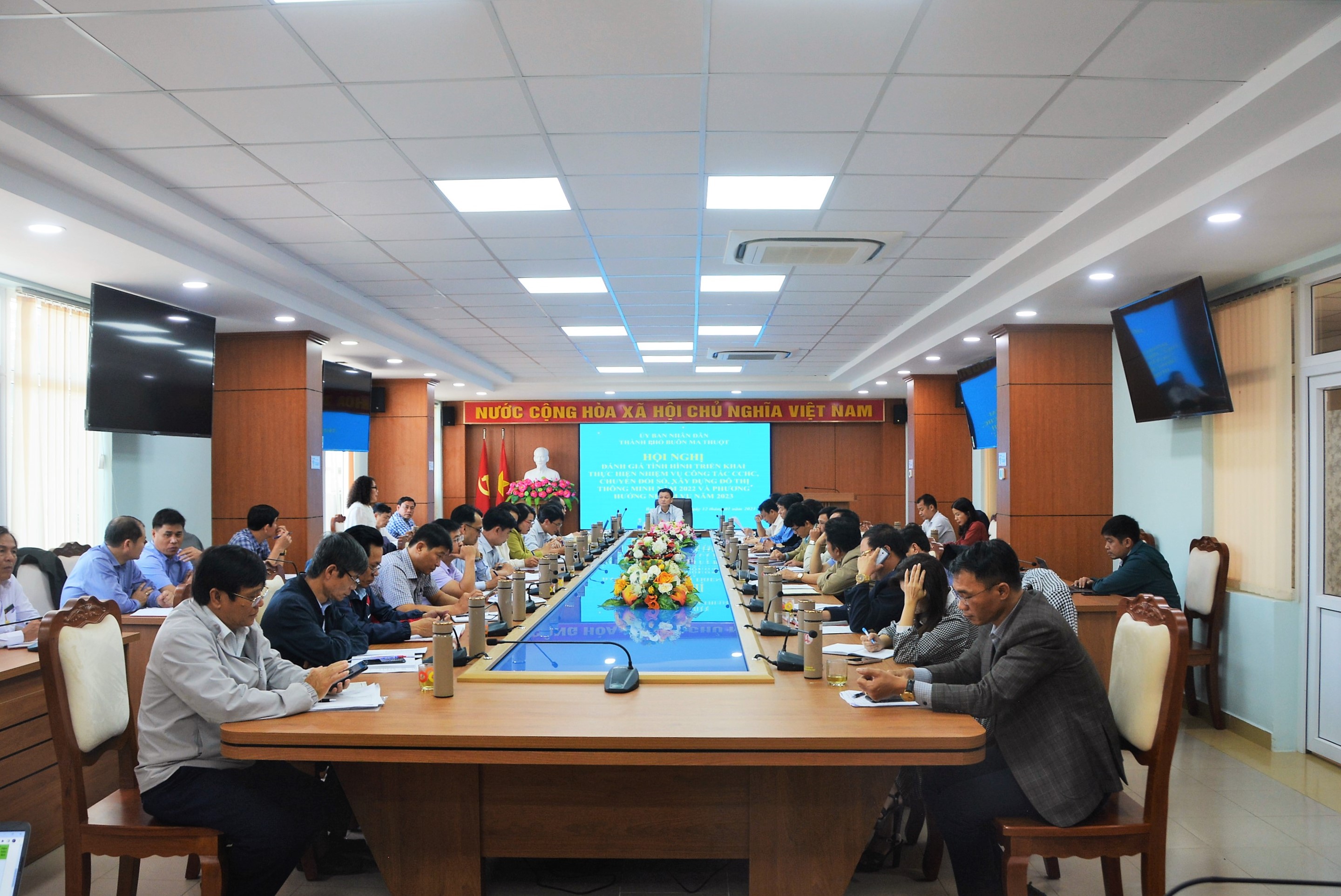 TP.Buôn Ma Thuột triển khai công tác cải cách hành chính, chuyển đổi số, xây dựng đô thị thông minh năm 2023